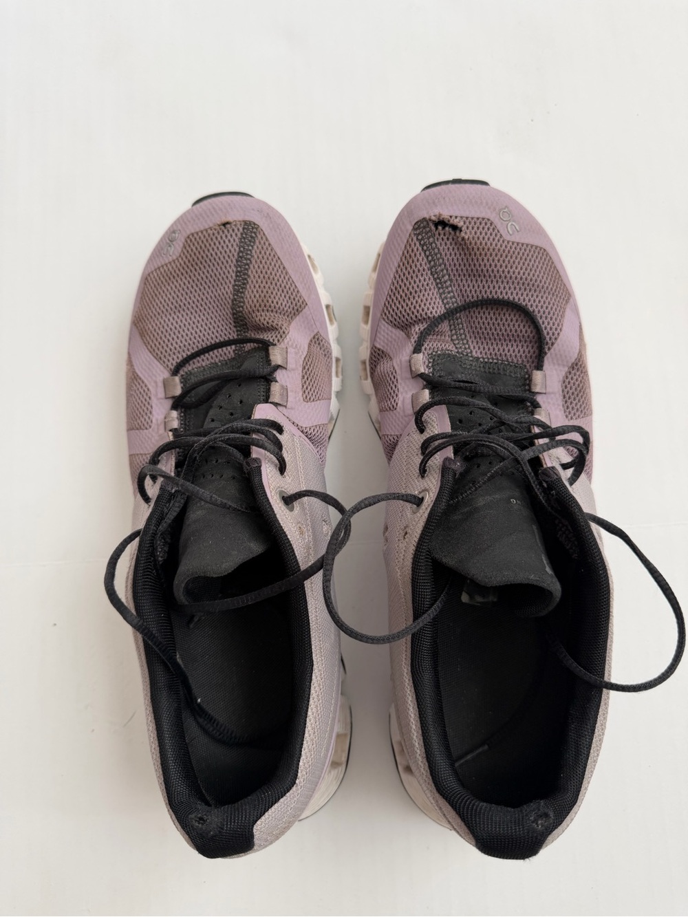 On Running Cloud Women’s Sneakers Purple Mauve Black Running Shoes Size 9